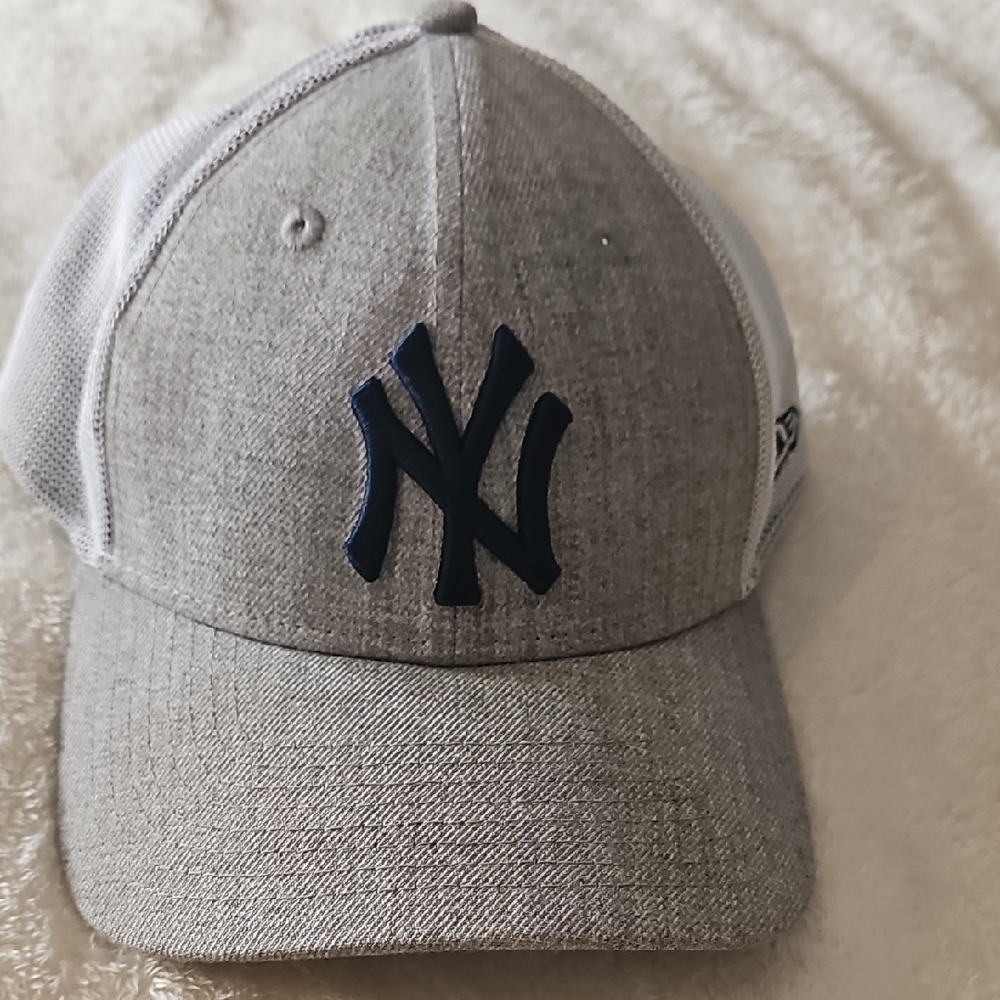New YORK Yankees New Era Gray Fitted Hat Small / MEDIUM mlb